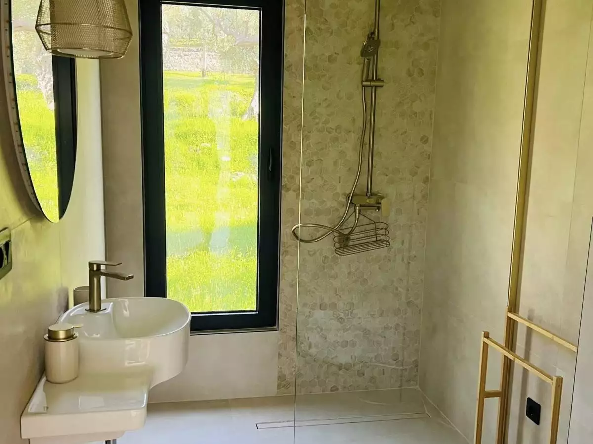 House 180m² in Montenegro, Zaljevo. Priced at 400000€ rent photo-10