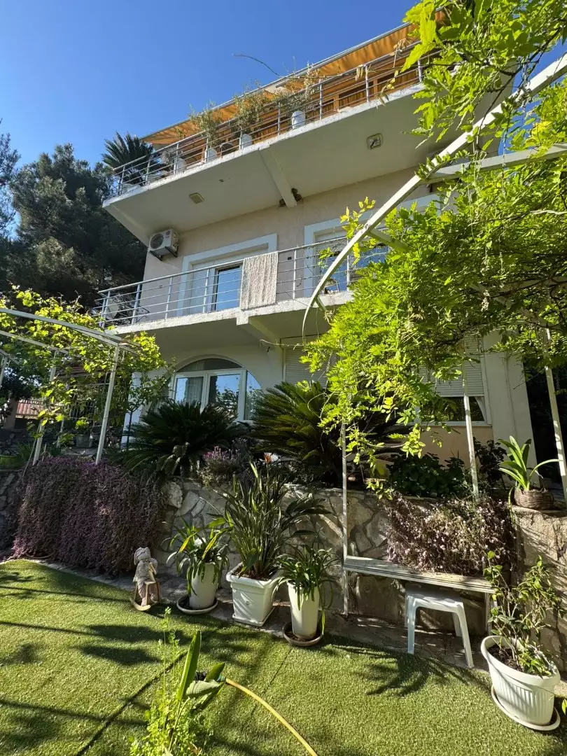 House 302m² in Montenegro, Bar. Priced at 365000€ rent photo-1
