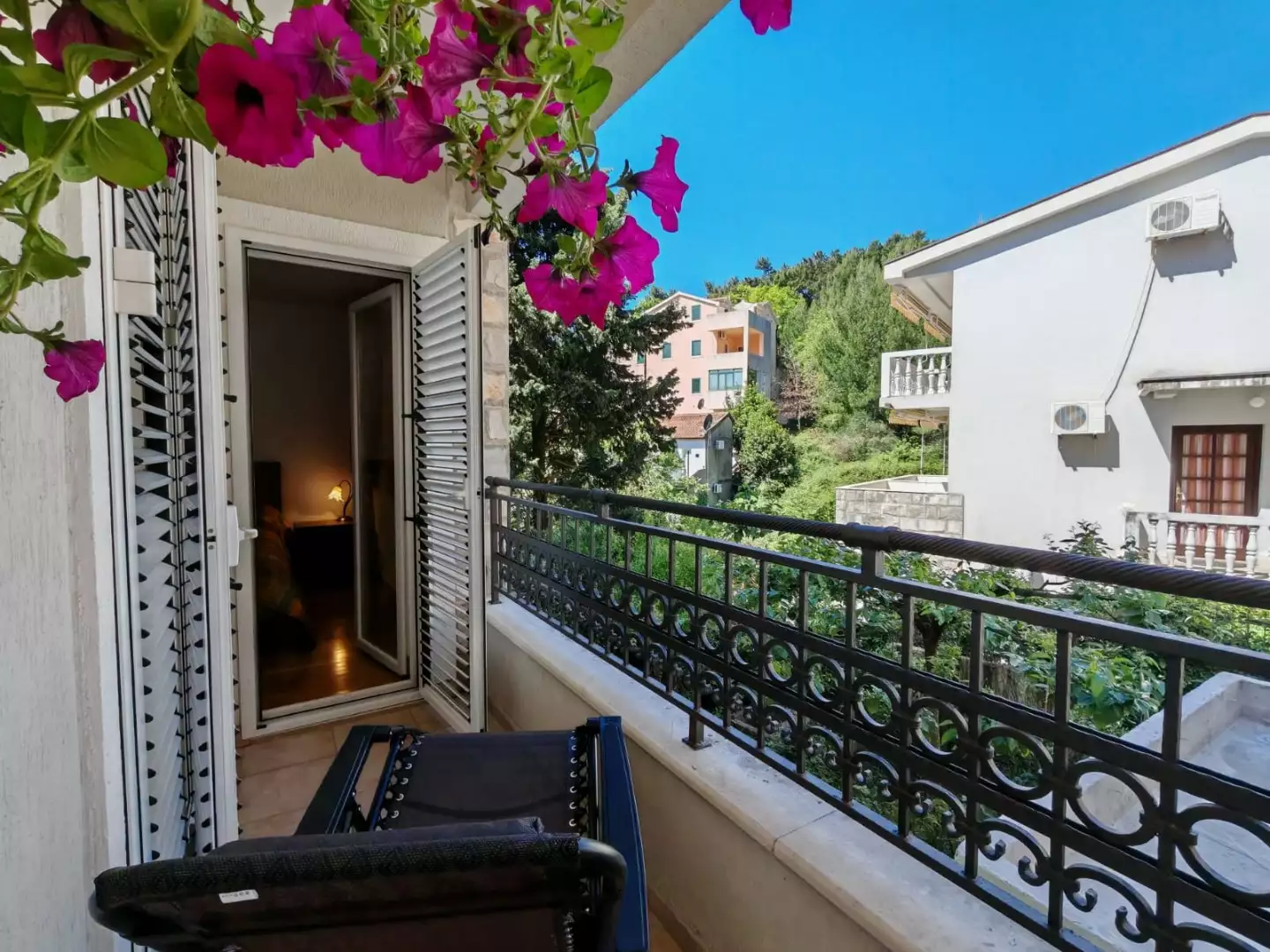 Flat 85m² in Montenegro, Petrovac. Priced at 260000€ rent photo-1