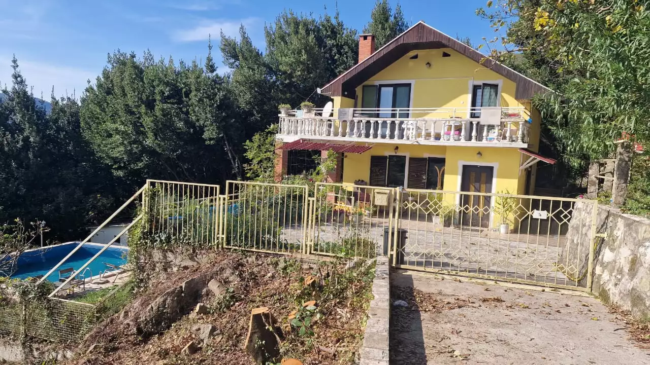 House 143m² in Montenegro, Herceg Novi. Priced at 167000€ rent photo-2
