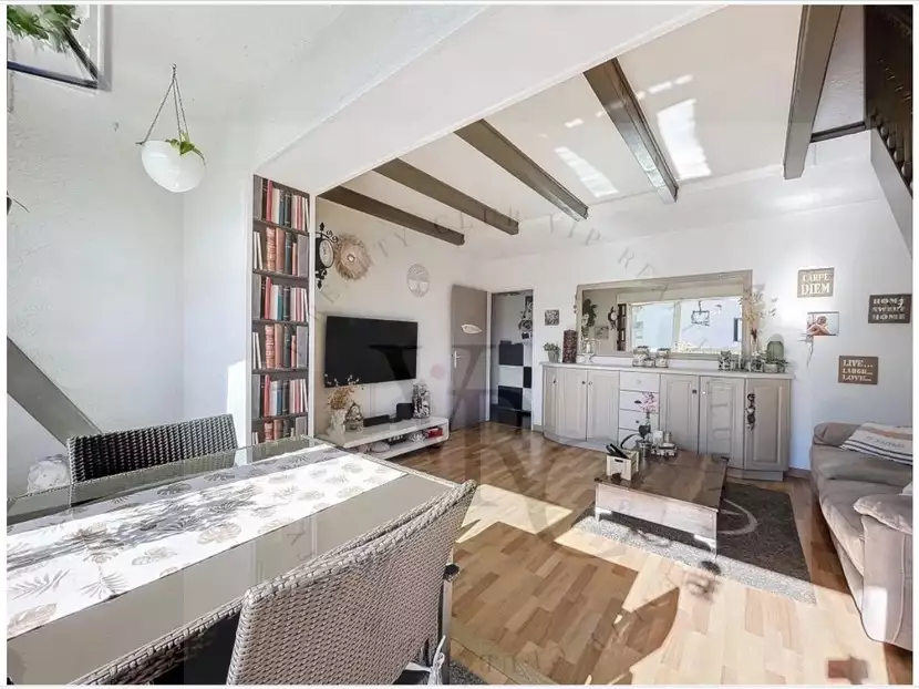 Flat 80m² in France, Fréjus. Priced at 250000€ rent photo-2