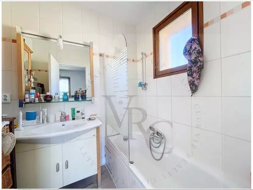 Flat 80m² in France, Fréjus. Priced at 250000€ rent photo-6