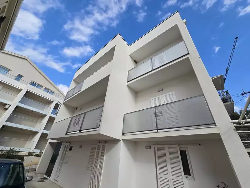 Hotels 352m² in Croatia, Tucepi. Priced at 780000€ rent photo-2