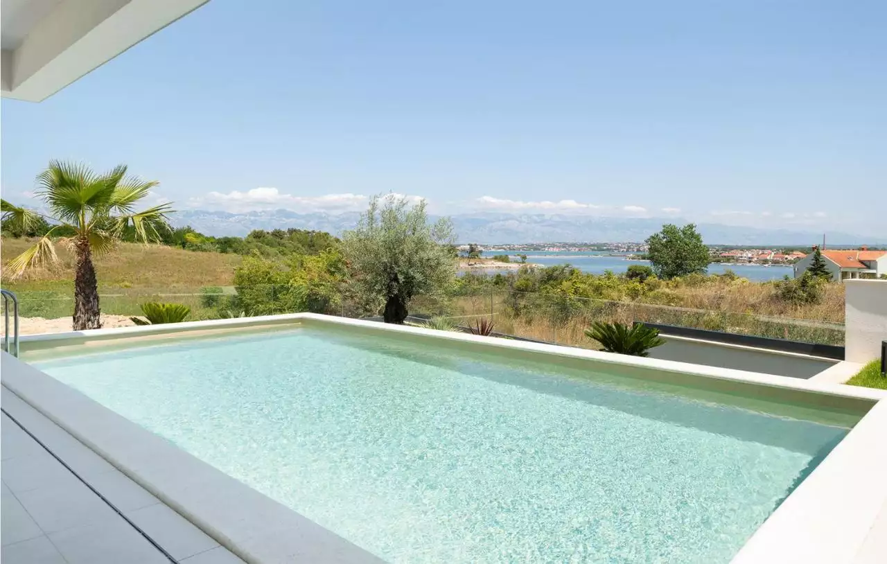 Villa 277m² in Croatia, Zadar. Priced at 1950000€ rent photo-3