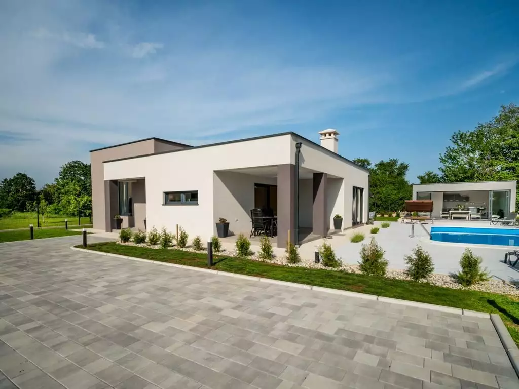 Villa 176m² in Croatia, Labin. Priced at 650000€ rent photo-1