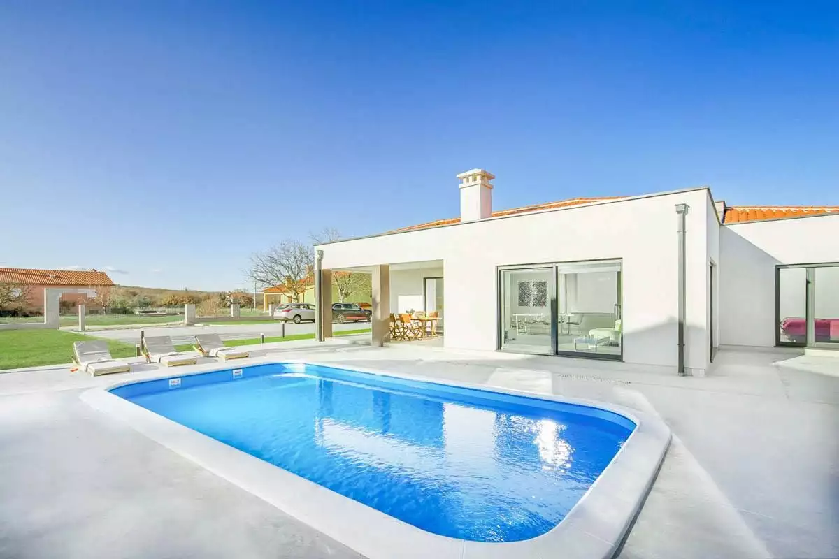 Villa 176m² in Croatia, Labin. Priced at 650000€ rent photo-4