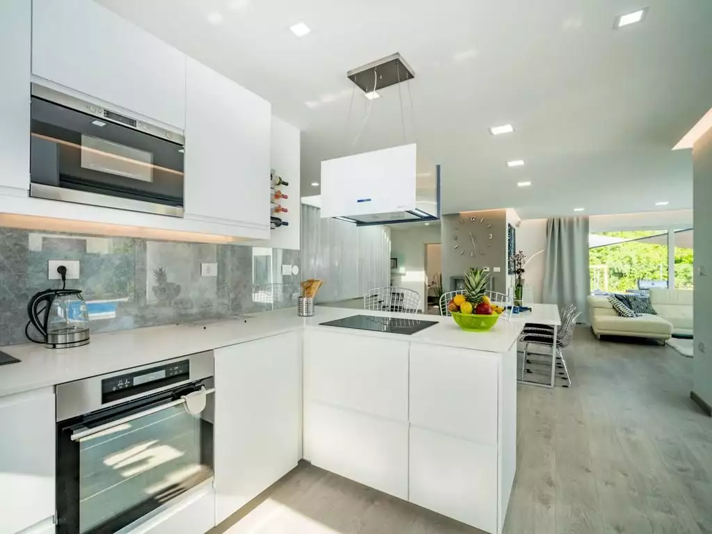Villa 176m² in Croatia, Labin. Priced at 650000€ rent photo-5