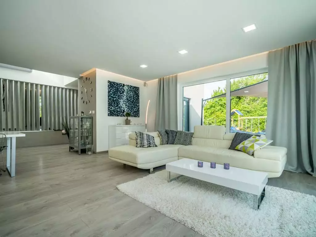 Villa 176m² in Croatia, Labin. Priced at 650000€ rent photo-10