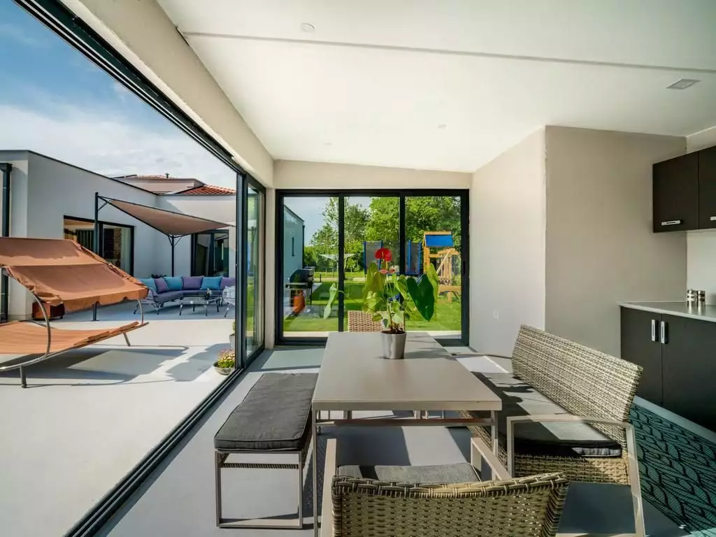 Villa 176m² in Croatia, Labin. Priced at 650000€ rent photo-24