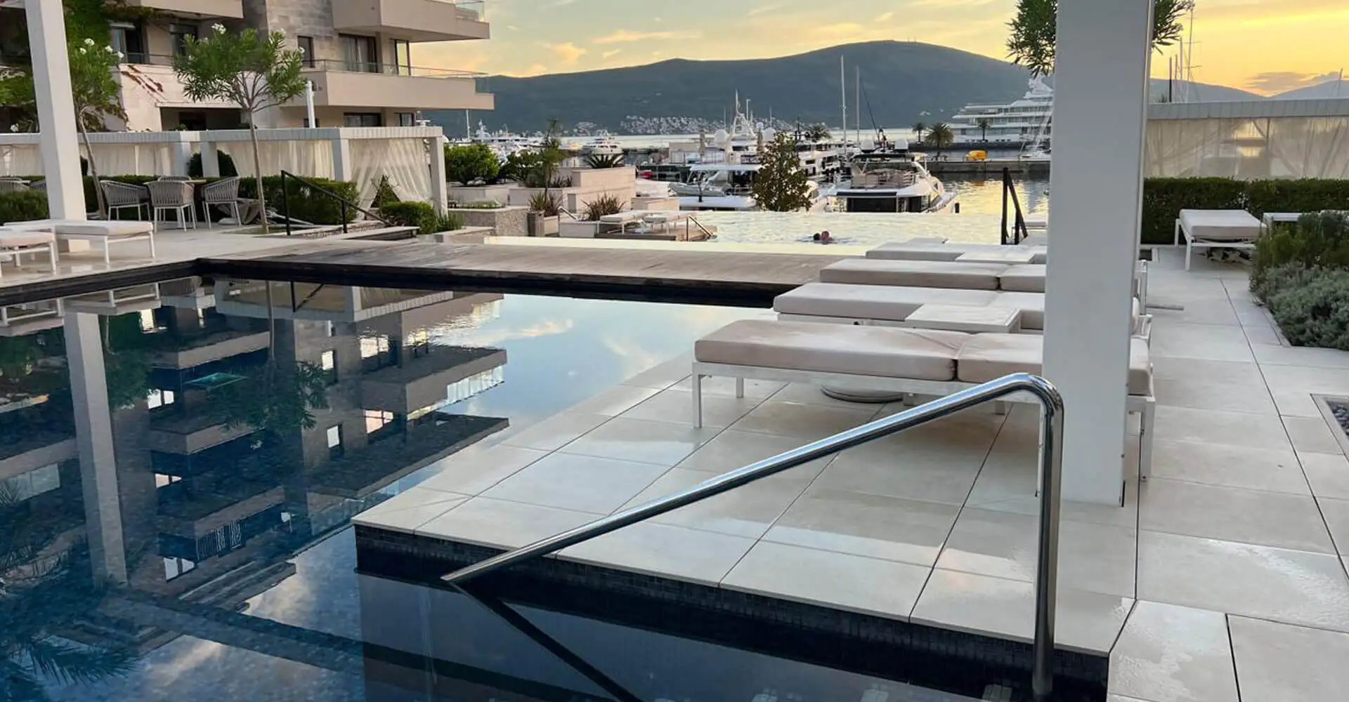 Flat 193m² in Montenegro, Tivat. Priced at 1545000€ rent photo-1