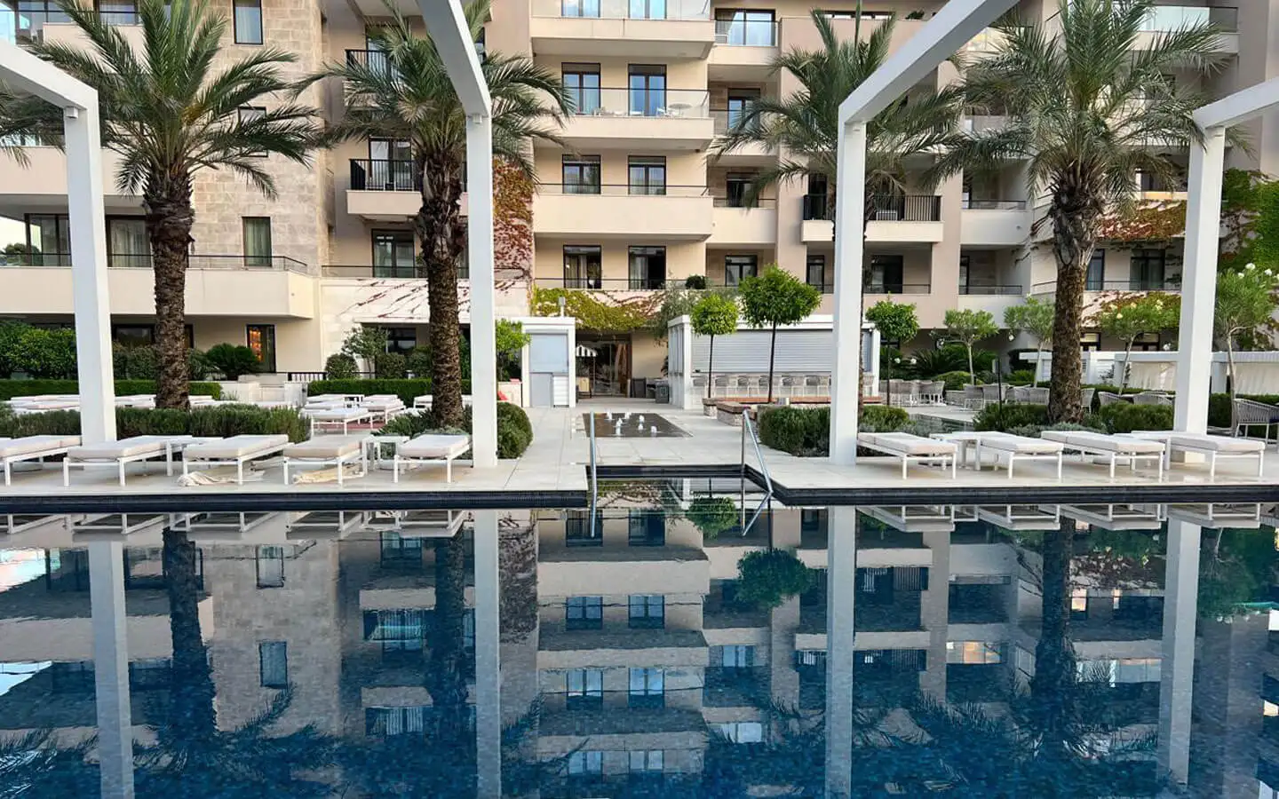 Flat 193m² in Montenegro, Tivat. Priced at 1545000€ rent photo-3