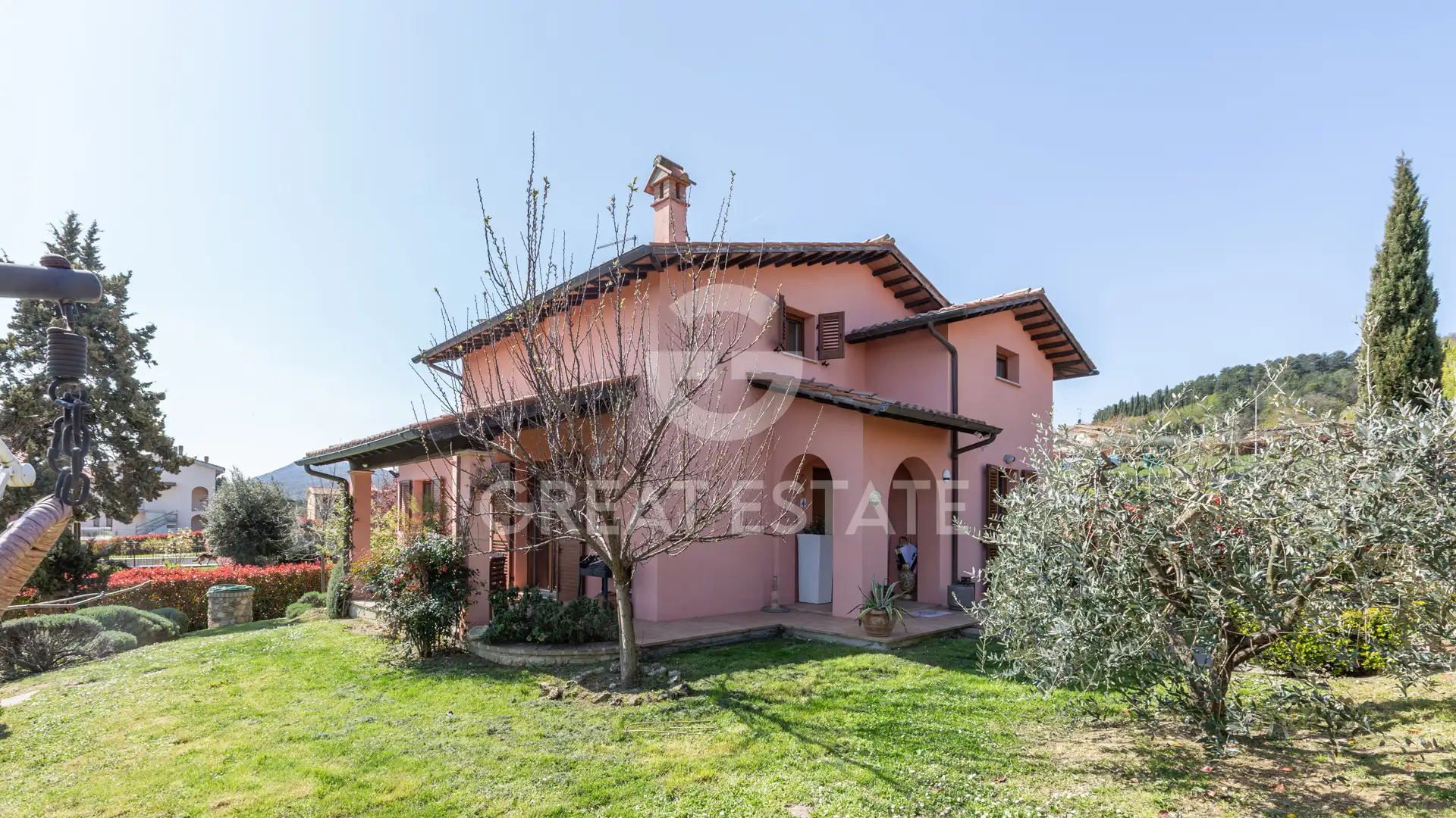 Villa 250m² in Italy, Siena. Priced at 600000€ rent photo-6