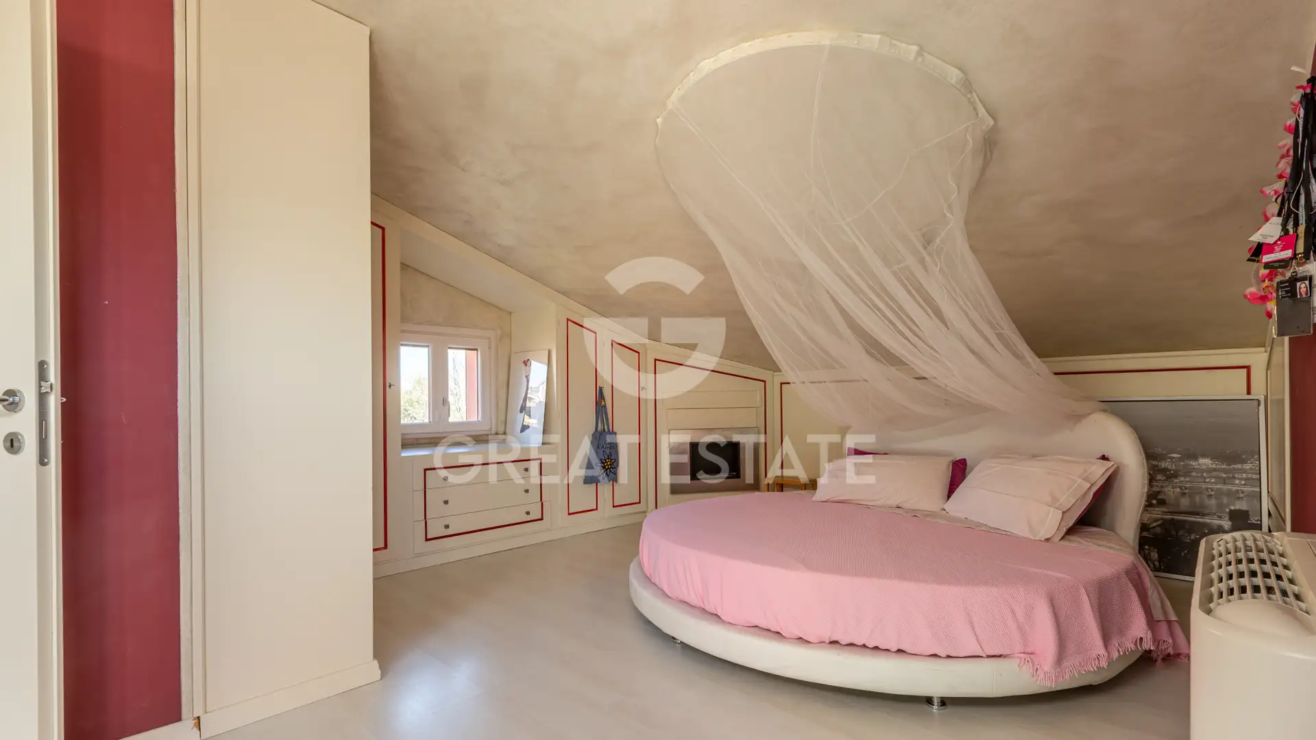 Villa 250m² in Italy, Siena. Priced at 600000€ rent photo-10