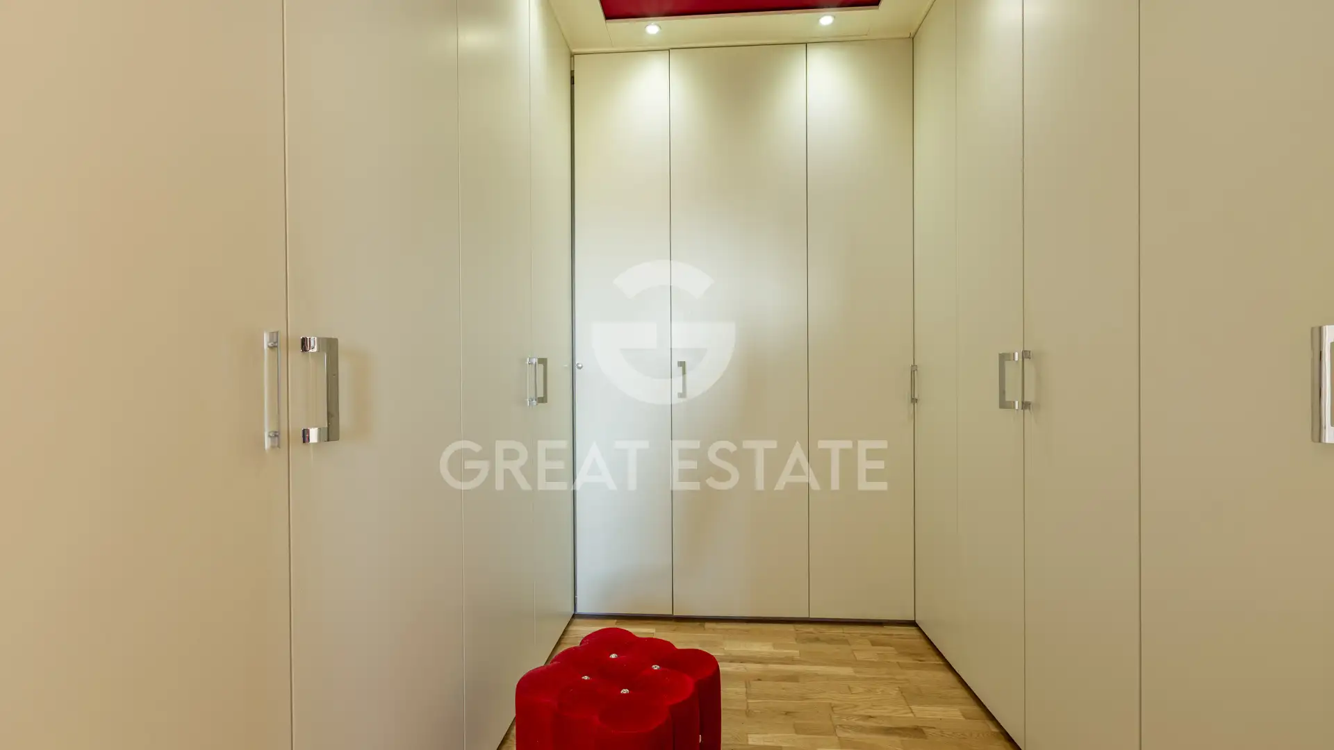 Villa 250m² in Italy, Siena. Priced at 600000€ rent photo-12
