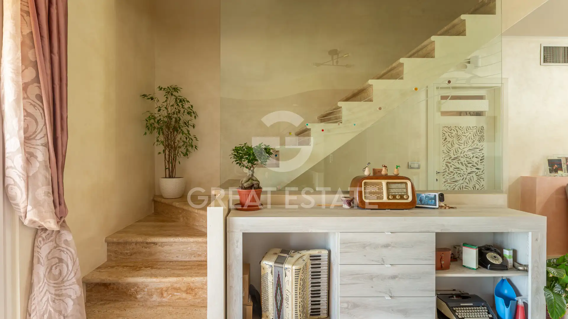 Villa 250m² in Italy, Siena. Priced at 600000€ rent photo-14