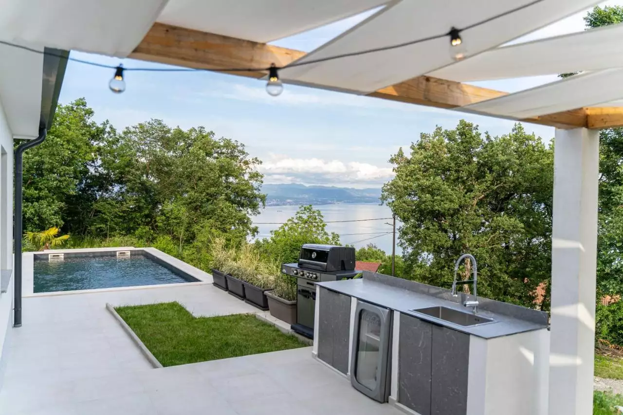 House 156m² in Croatia, Opatija. Priced at 1600000€ rent photo-11