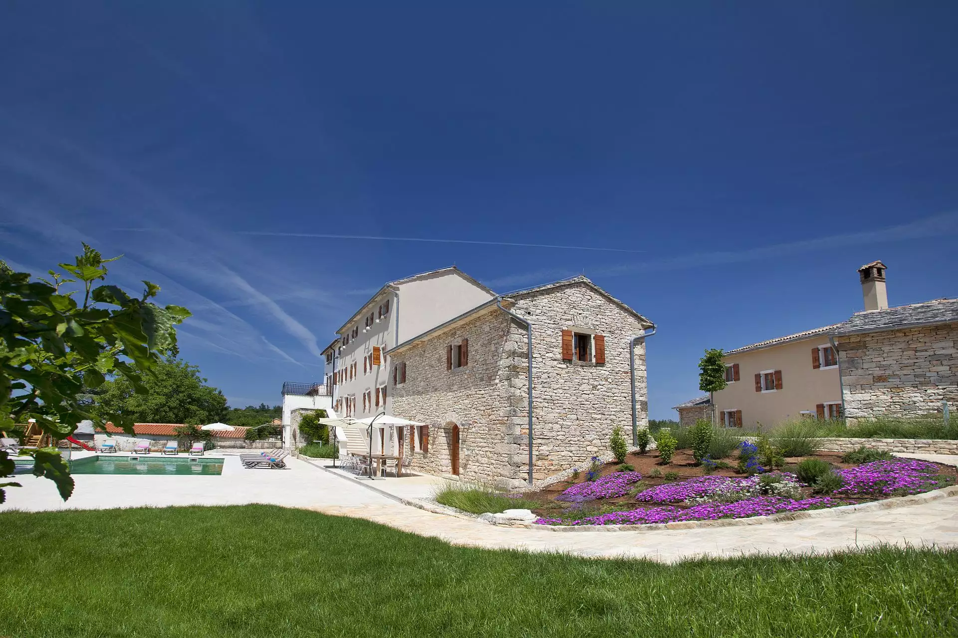House 1042m² in Croatia, Groznjan. Priced at 4500000€ rent photo-7