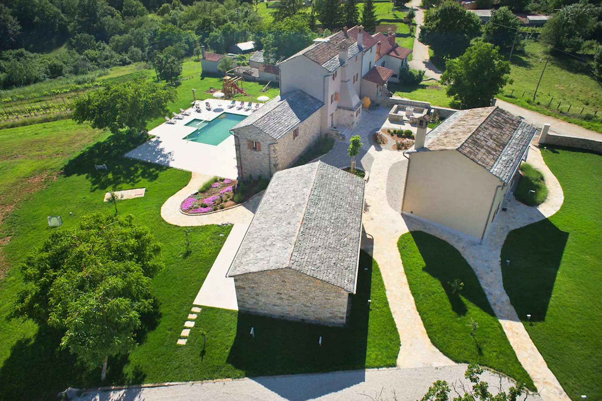 House 1042m² in Croatia, Groznjan. Priced at 4500000€ rent photo-8