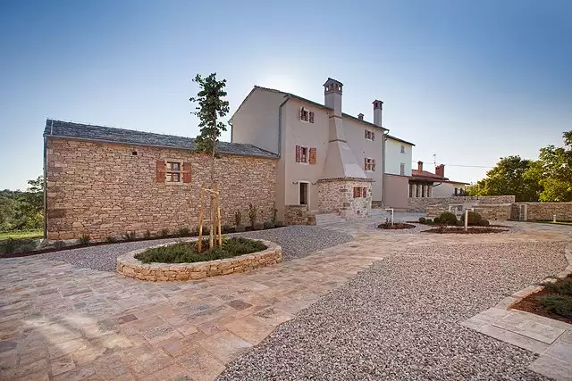 House 1042m² in Croatia, Groznjan. Priced at 4500000€ rent photo-14