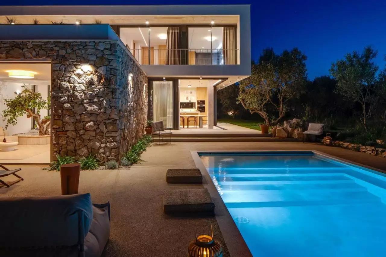 Villa 270m² in Croatia, Solta. Priced at 2000000€ rent photo-6