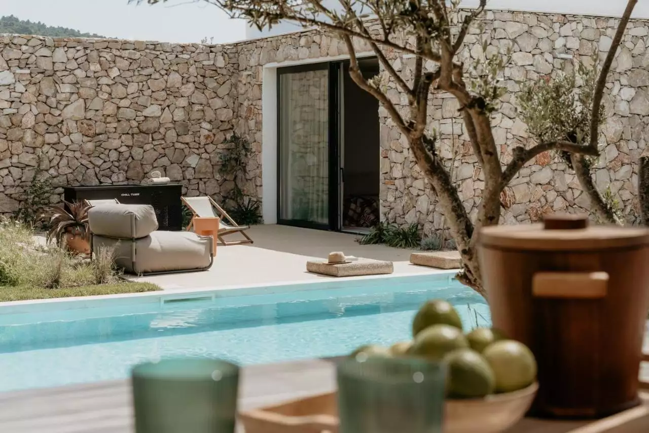 Villa 270m² in Croatia, Solta. Priced at 2000000€ rent photo-24