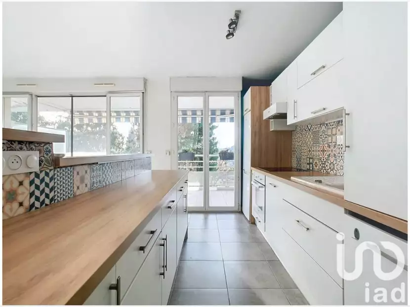Flat 63m² in France, Nice. Priced at 300000€ rent photo-4