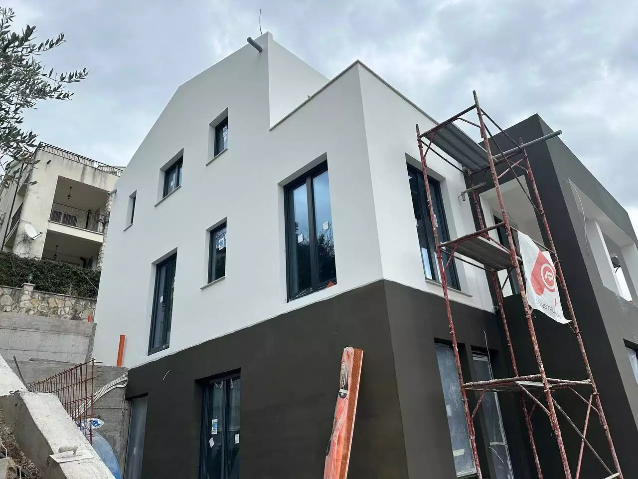 Flat 126m² in Montenegro, Bigova. Priced at 630000€ rent photo-8