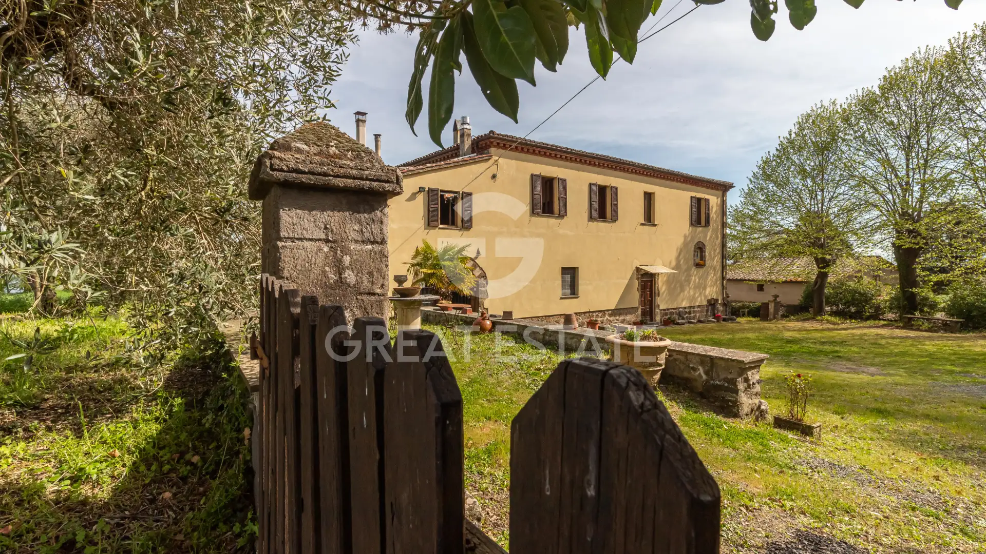 House 1365m² in Italy, Terney. Priced at 990000€ rent photo-6