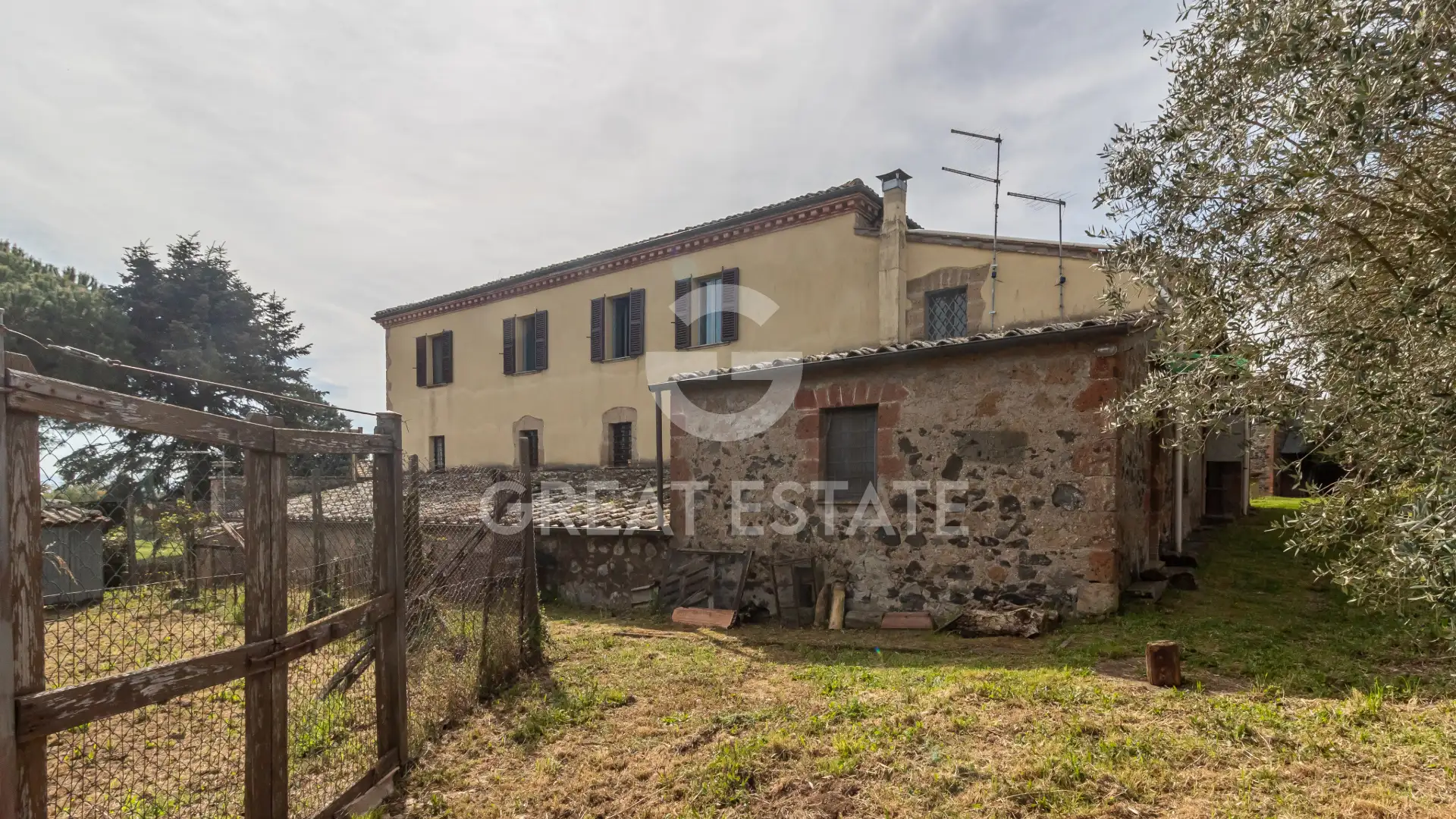 House 1365m² in Italy, Terney. Priced at 990000€ rent photo-8