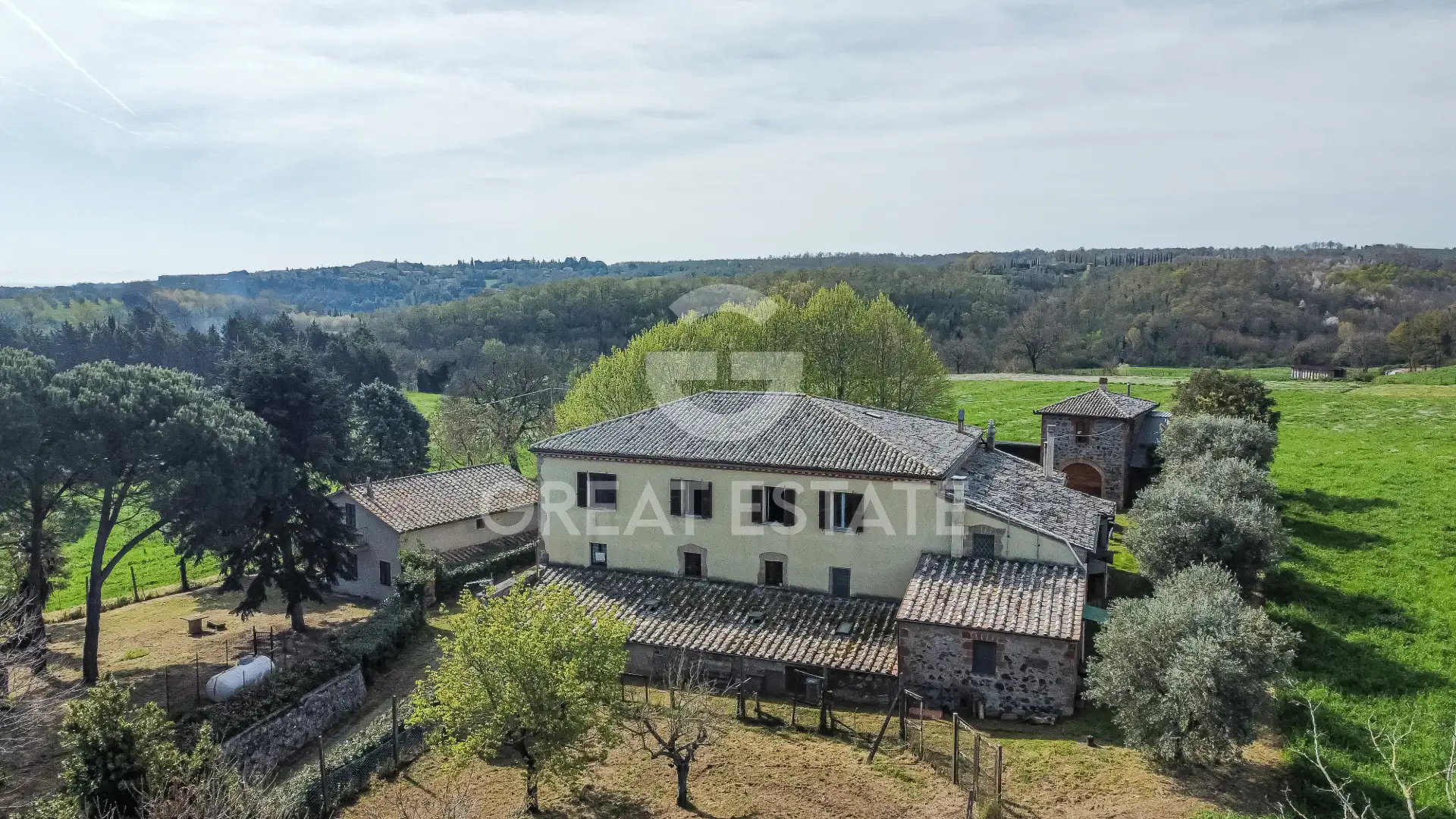 House 1365m² in Italy, Terney. Priced at 990000€ rent photo-11