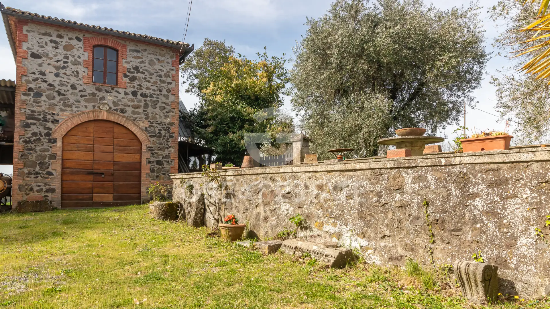 House 1365m² in Italy, Terney. Priced at 990000€ rent photo-13
