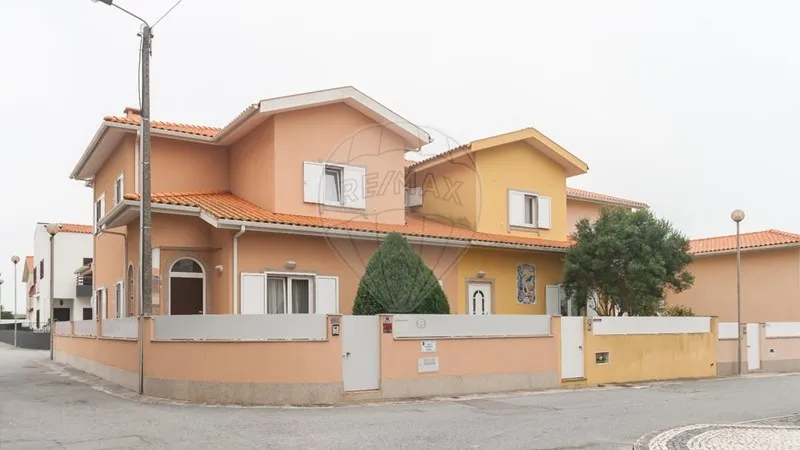 Дом 181м² в Португалии, Повуа-де-Варзин. Стоимостью 337511£ аренда фото-4