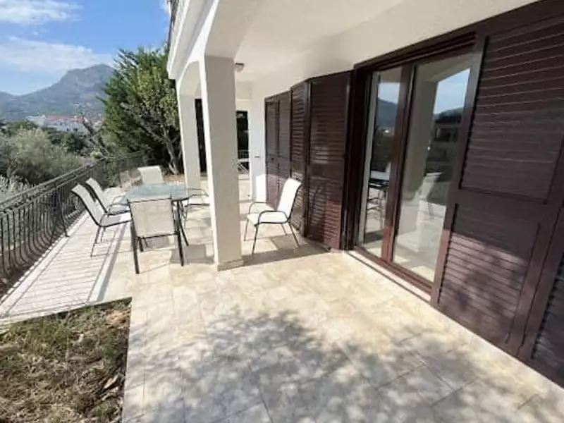 House 358m² in Montenegro, Budva. Priced at 790000€ rent photo-4