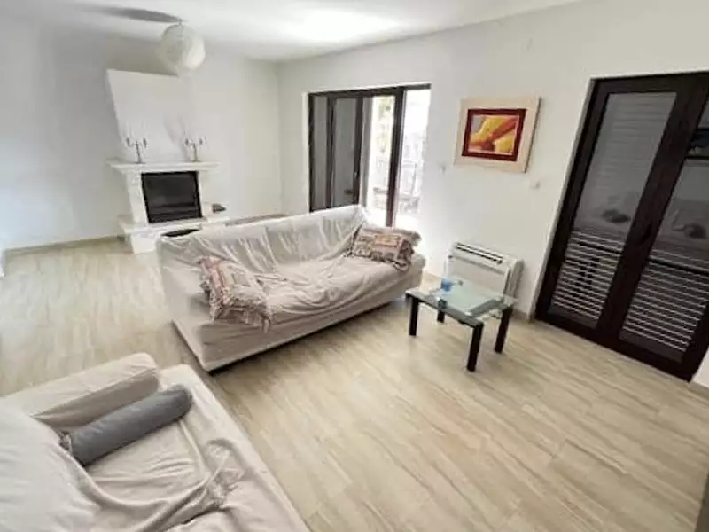 House 358m² in Montenegro, Budva. Priced at 790000€ rent photo-6
