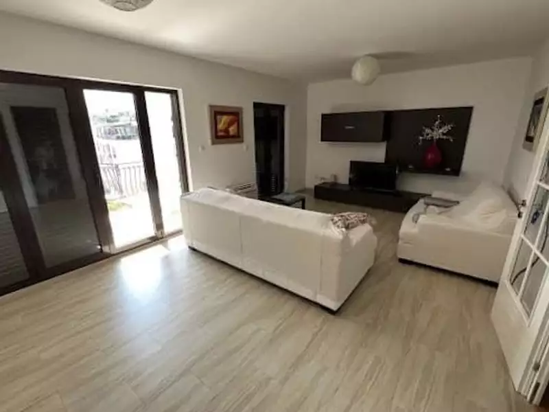 House 358m² in Montenegro, Budva. Priced at 790000€ rent photo-7