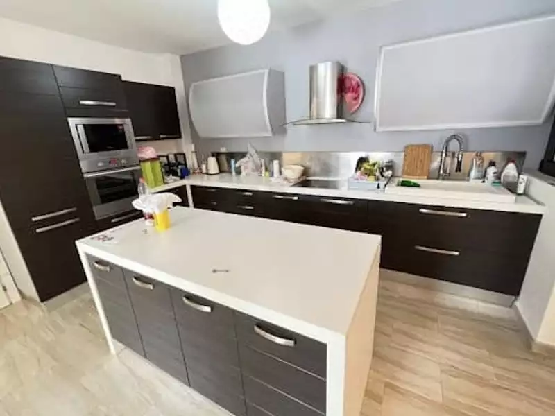 House 358m² in Montenegro, Budva. Priced at 790000€ rent photo-10