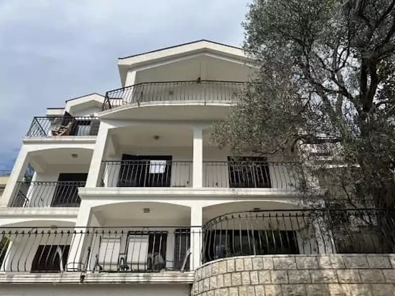 House 358m² in Montenegro, Budva. Priced at 790000€ rent photo-17