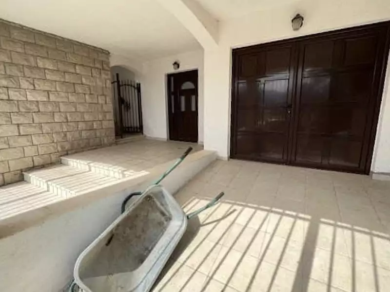 House 358m² in Montenegro, Budva. Priced at 790000€ rent photo-18