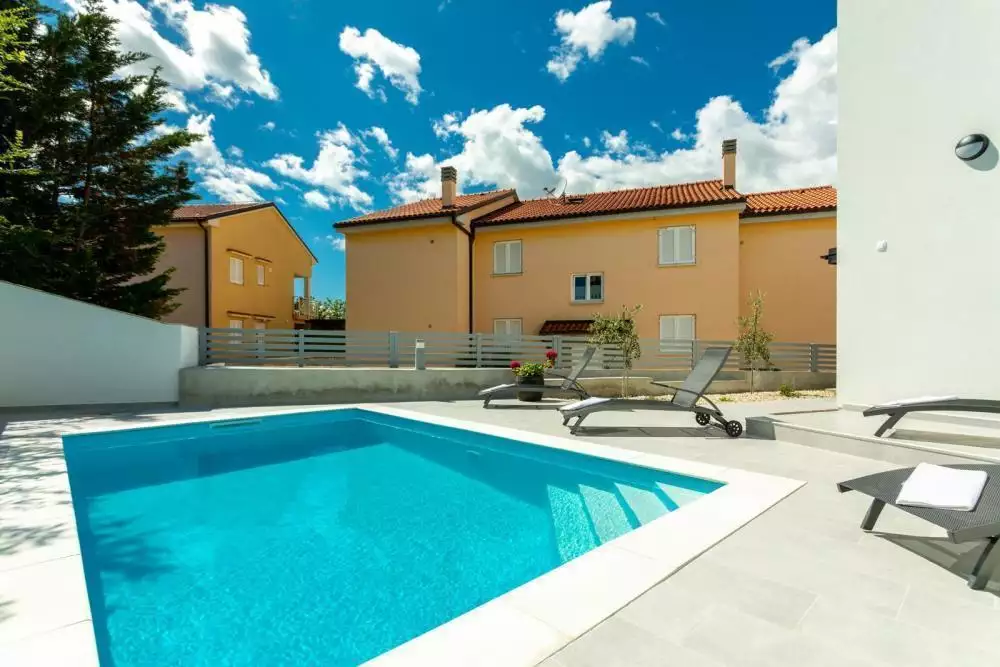 Villa 110m² in Croatia, Soline. Priced at 625000€ rent photo-2