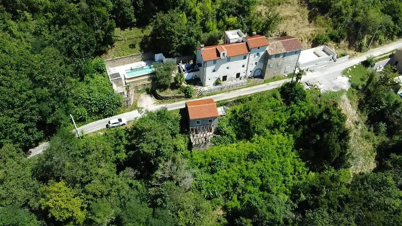 Villa 465m² in Croatia, Motovun. Priced at 780000€ rent photo-1