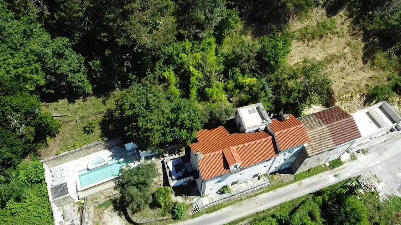 Villa 465m² in Croatia, Motovun. Priced at 780000€ rent photo-3
