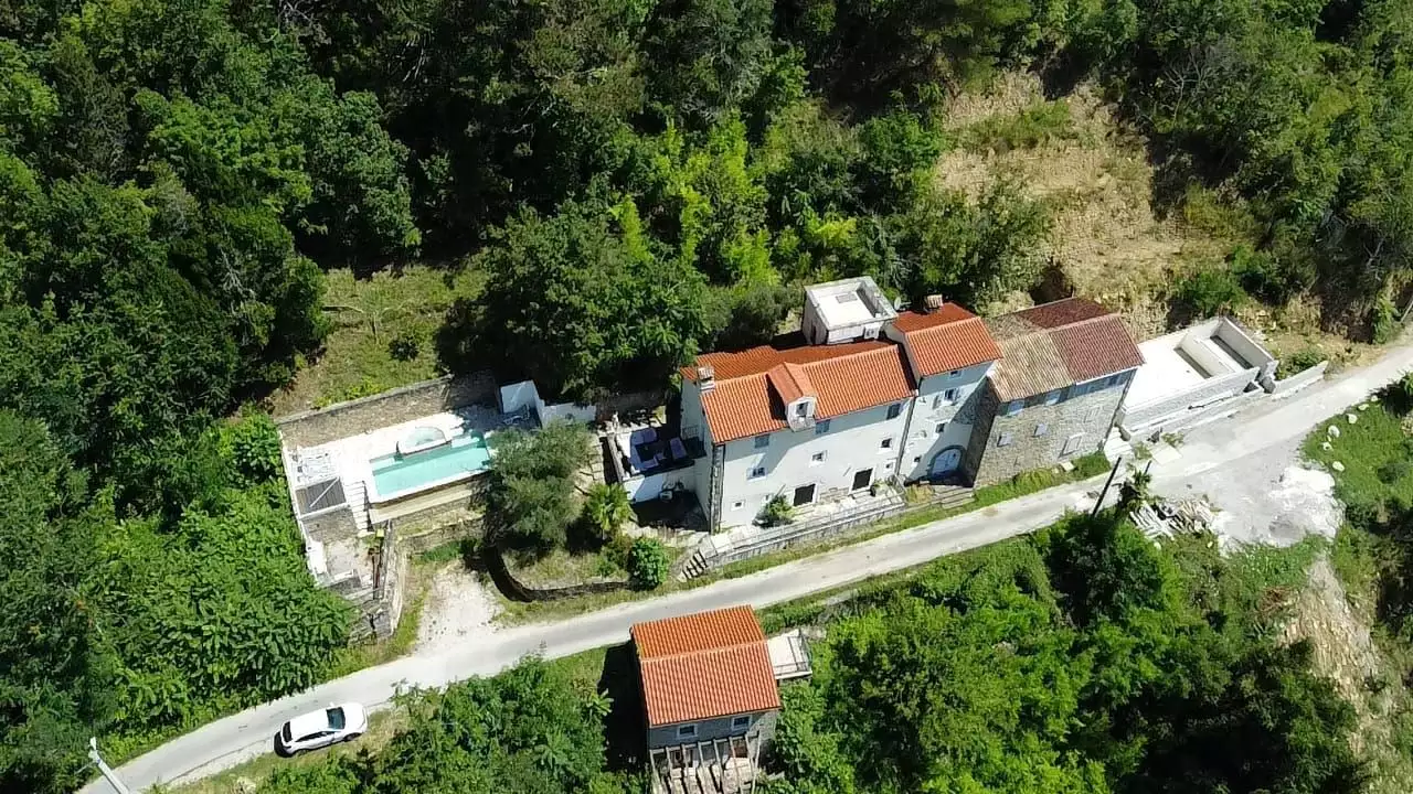 Villa 465m² in Croatia, Motovun. Priced at 780000€ rent photo-15