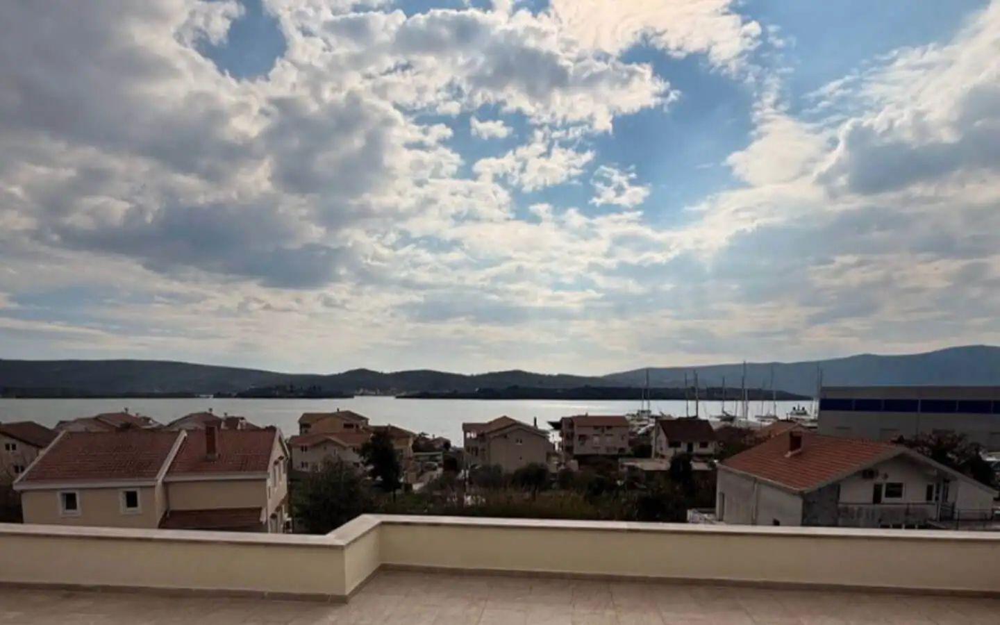 Flat 39m² in Montenegro, Tivat. Priced at 140000€ rent photo-3