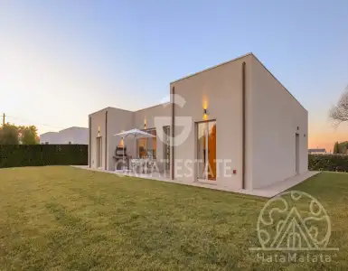 Buy in Italy for 485000€
