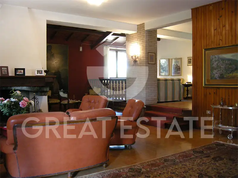 House 264m² in Italy, Perugia. Priced at 580000€ rent photo-11