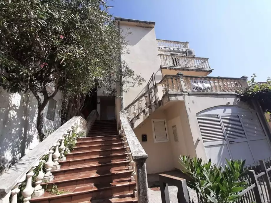 House 273m² in Montenegro, Petrovac. Priced at 700000€ rent photo-1