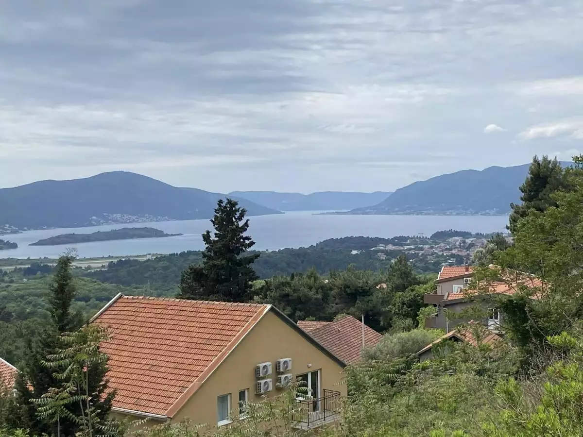 Land 1m² in Montenegro, Kavac. Priced at 410000€ rent photo-1