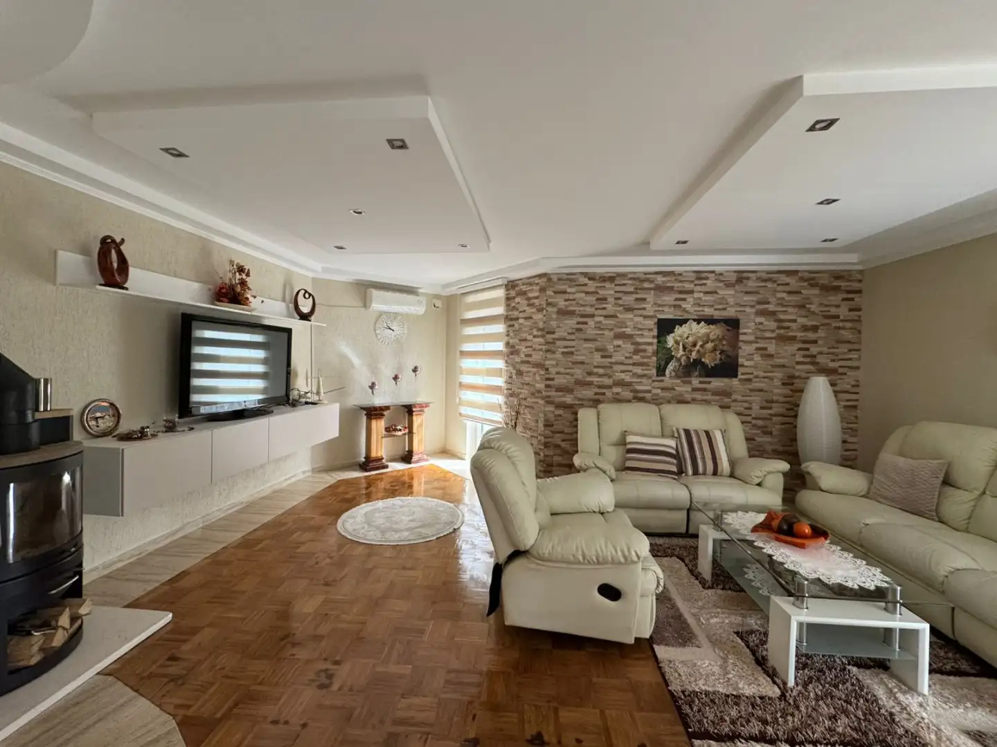 House 153m² in Montenegro, Bar. Priced at 300000€ rent photo-18