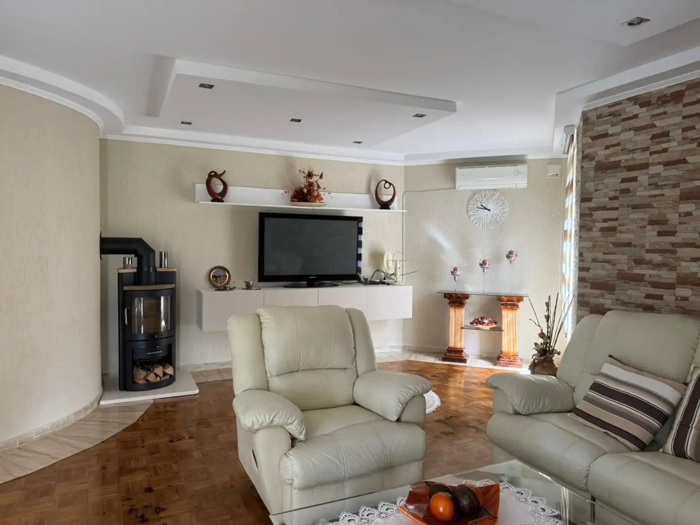 House 153m² in Montenegro, Bar. Priced at 300000€ rent photo-19