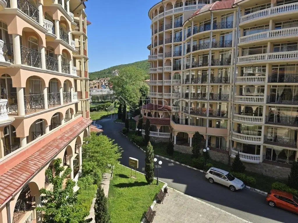 Flat 53m² in Bulgaria, Elenite. Priced at 49950€ rent photo-4
